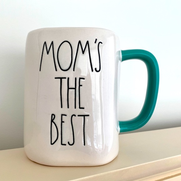 🆕Mom’s The Best Mug By Rae Dunn - Picture 2 of 4